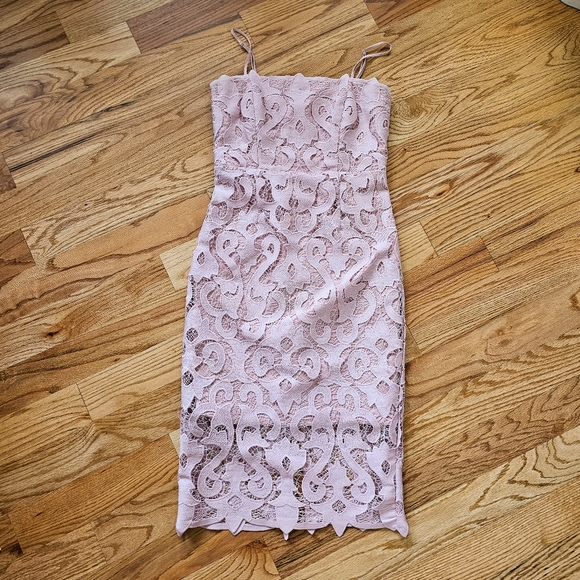 Bardot Lina Lace Sheath Dress Size 6 Rose Pink Sleeveless Midi Length Formal - Picture 2 of 8